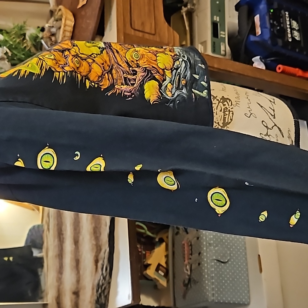 ADULT SWIM RICK AND MORTY CROP TOP - Picture 4 of 5